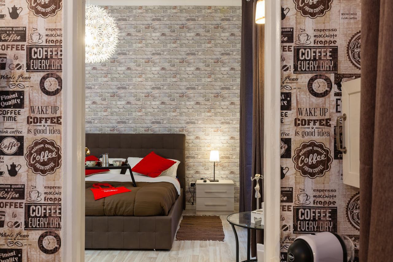Borgo S. Antonio Abate I - Bh 89 Appartamento Napoli