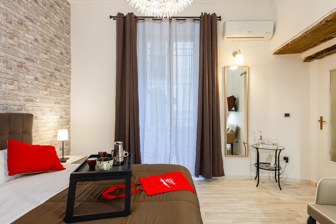 Borgo S. Antonio Abate I - Bh 89 Napoli